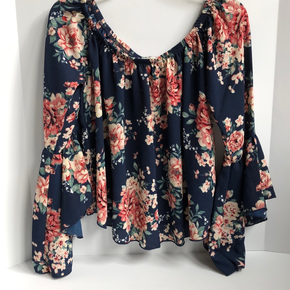 Mikey & Joey floral off the shoulder baby doll top size small